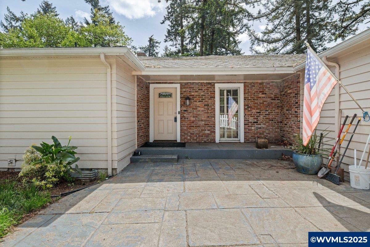 Property Photo: 1780 Fair Oaks Wy NW OR 97304