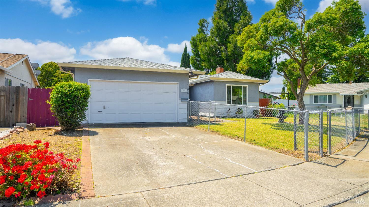 Property Photo: 1125 Gannet Court CA 94533