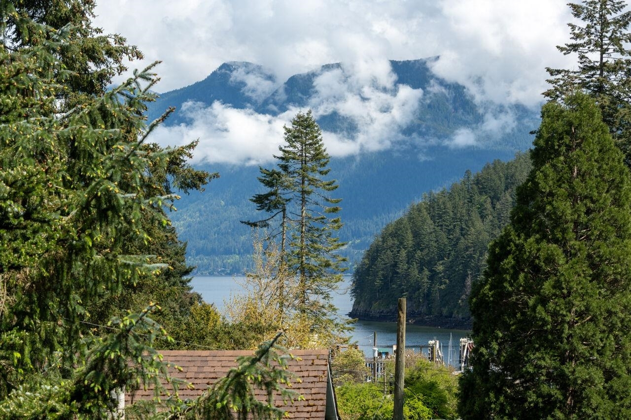 Property Photo: 987 Dorman Road BC V0N 1G1