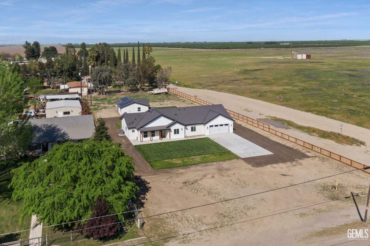 Property Photo: 22537 Meacham Road CA 93314