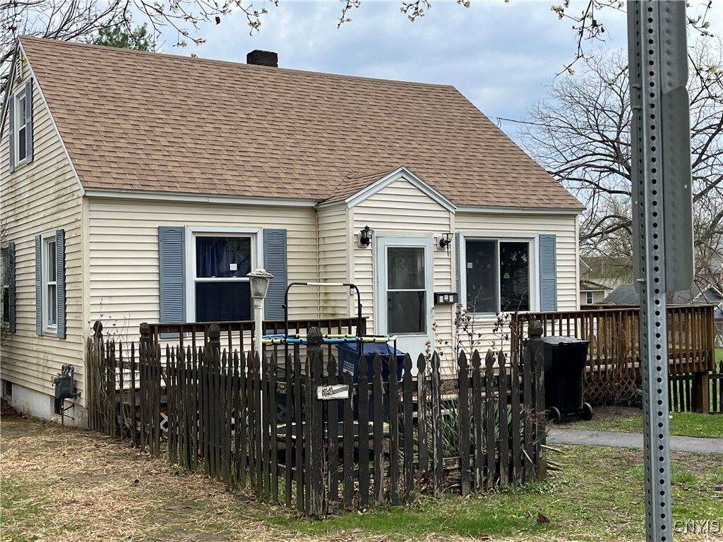 Property Photo:  405 South Edwards Ave  NY 13206 