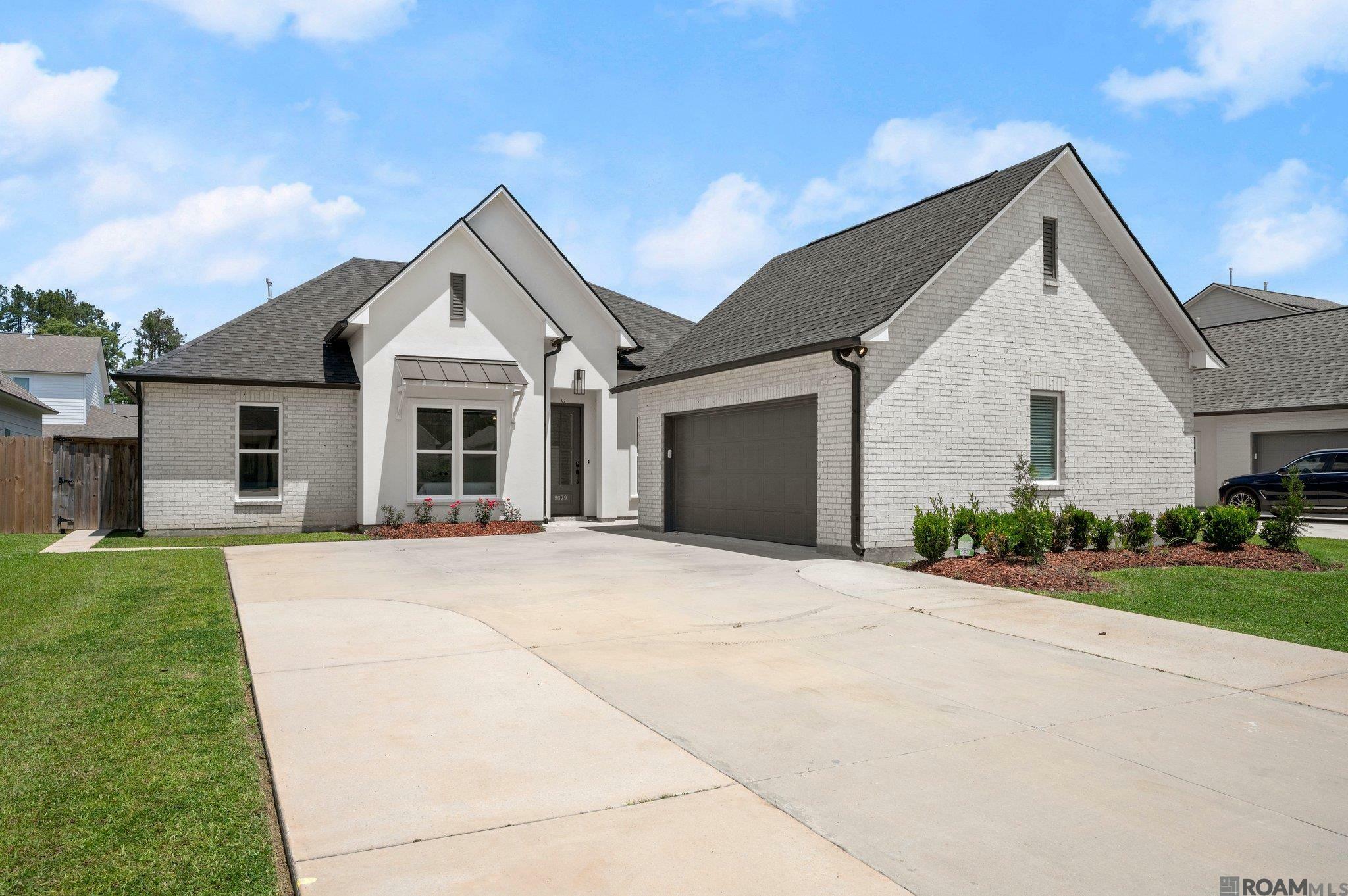 9629 S Creek Dr  Denham Springs LA 70726 photo
