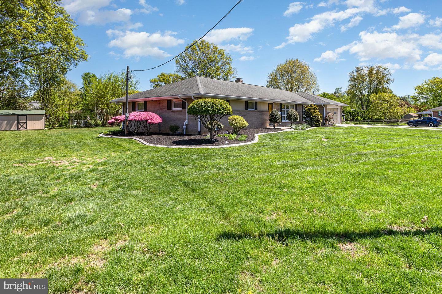 Property Photo: 870 S Franklin Street PA 17078