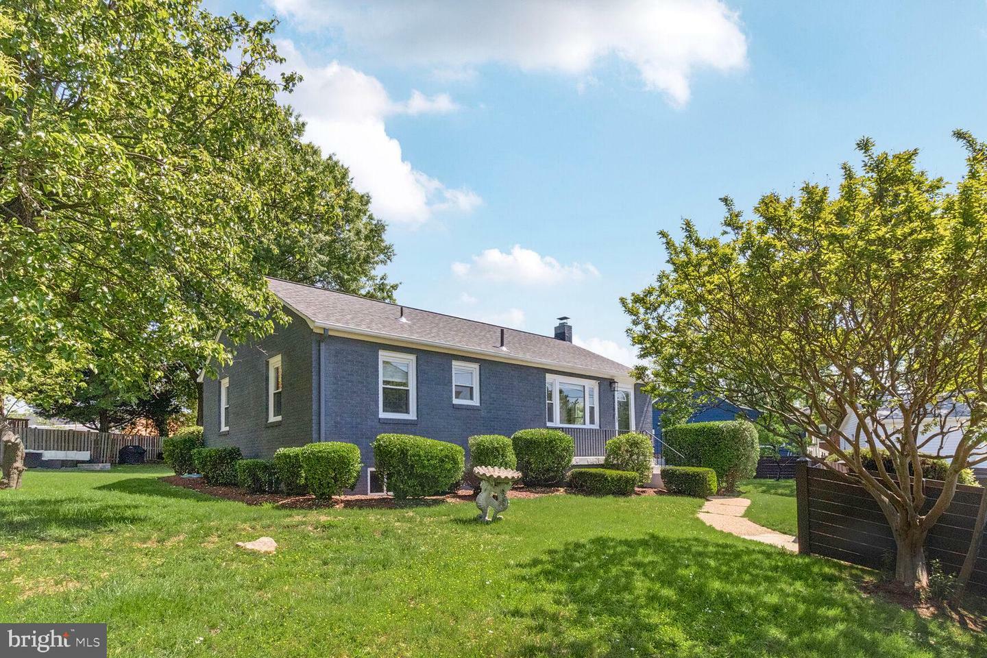 Property Photo: 3319 King Street VA 22302