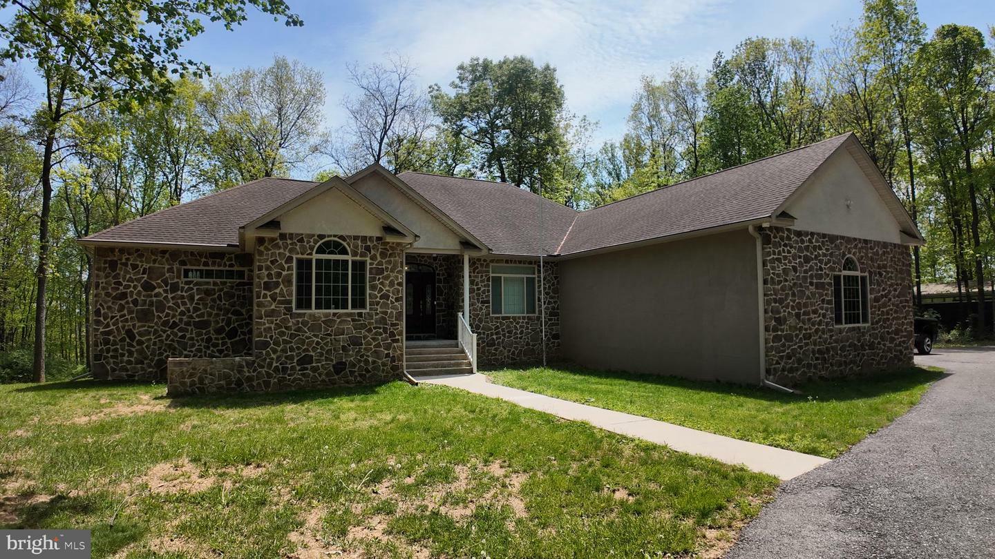 Property Photo: 1982 Whyte Lane PA 17362