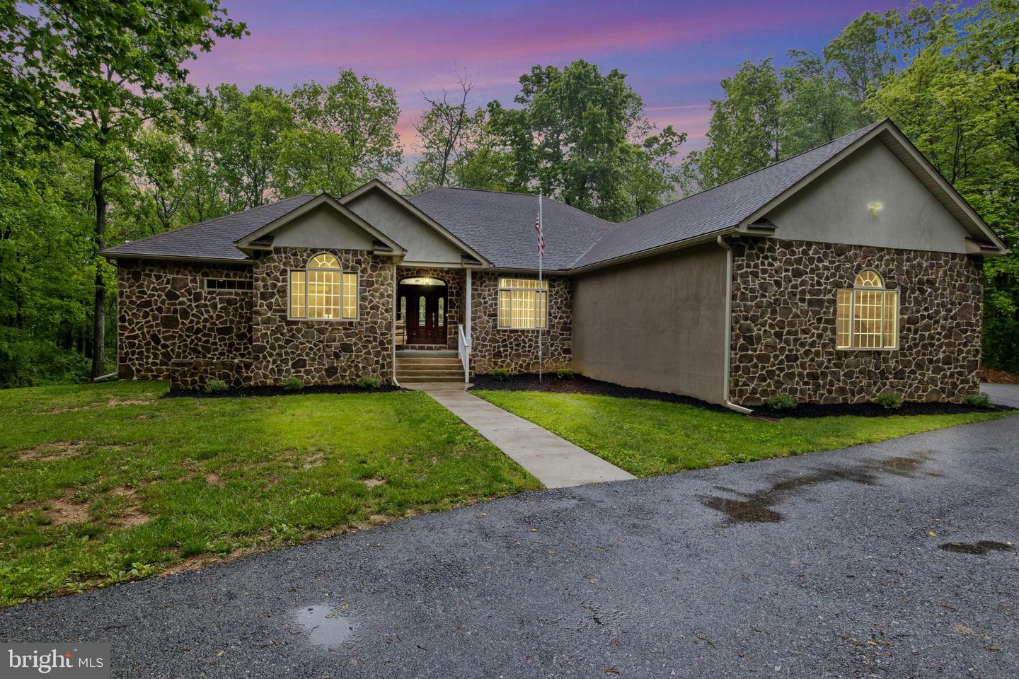 Property Photo: 1982 Whyte Lane PA 17362