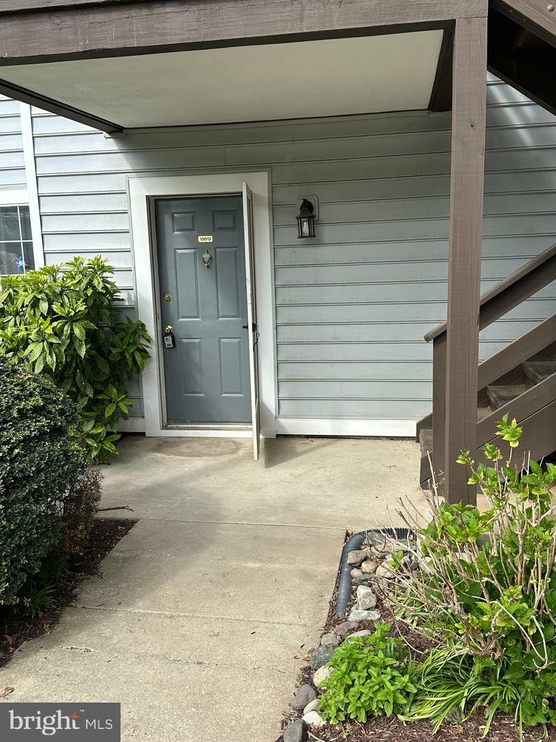 Property Photo: 10013 Oakton Terrace Road VA 22124