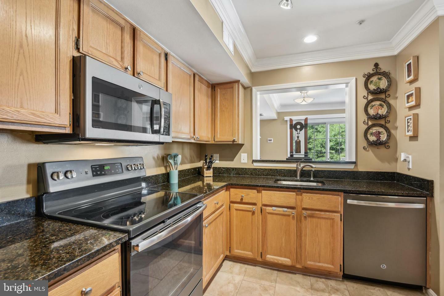Property Photo: 995 Hillside Lake Terrace 908 MD 20878