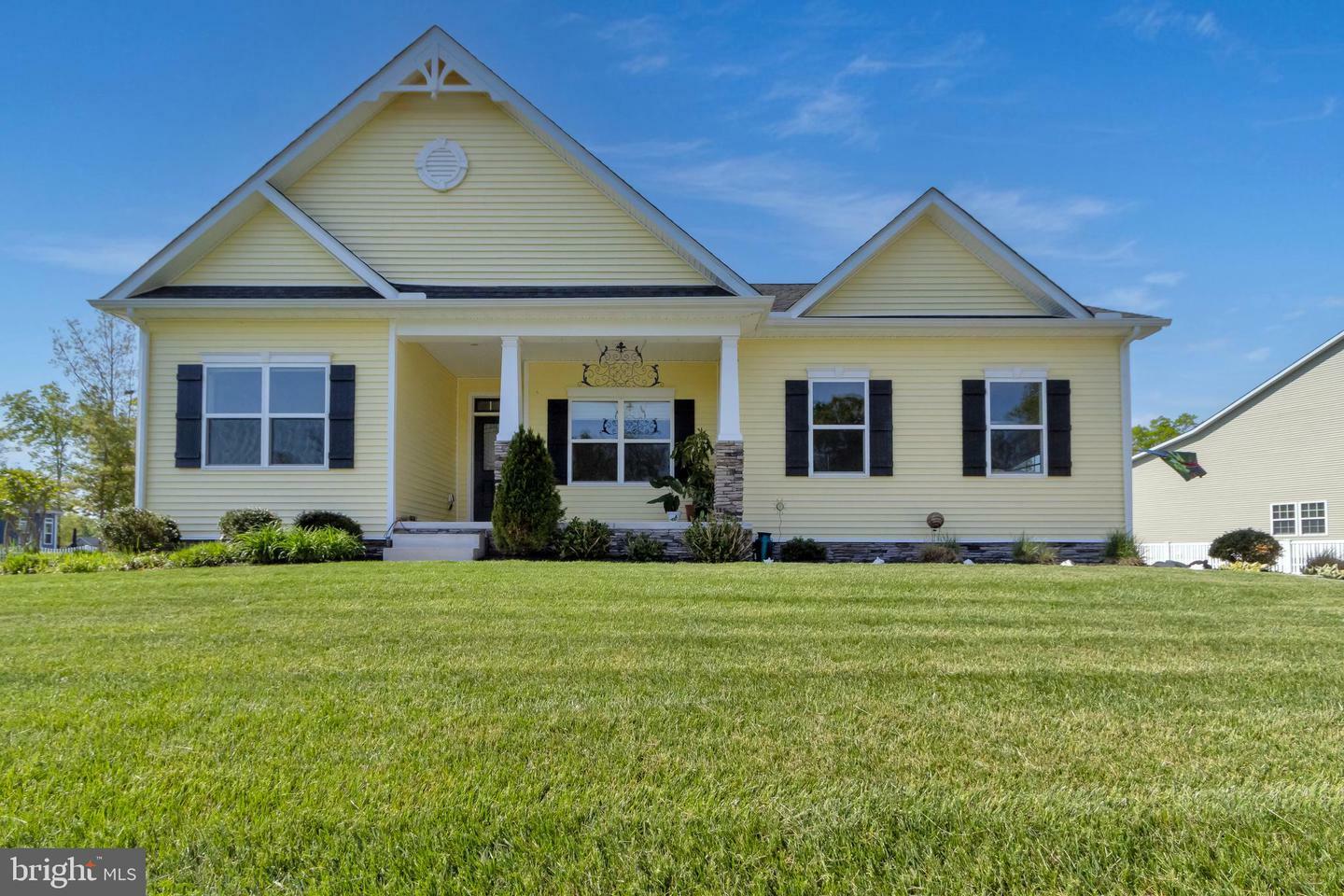 Property Photo: 20846 Woodlake Circle DE 19966