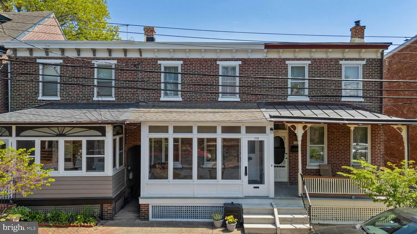 Property Photo: 113 E Second Street DE 19720