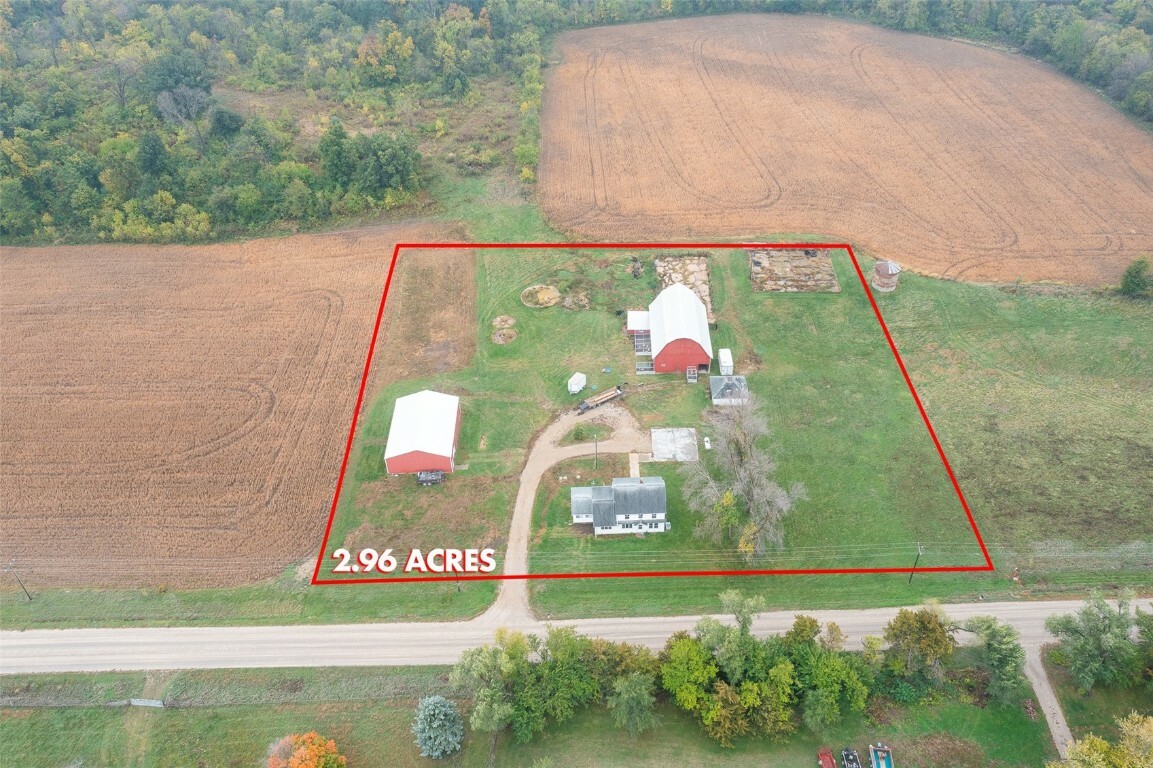Property Photo: 4100 Greens Grove Road IA 52213