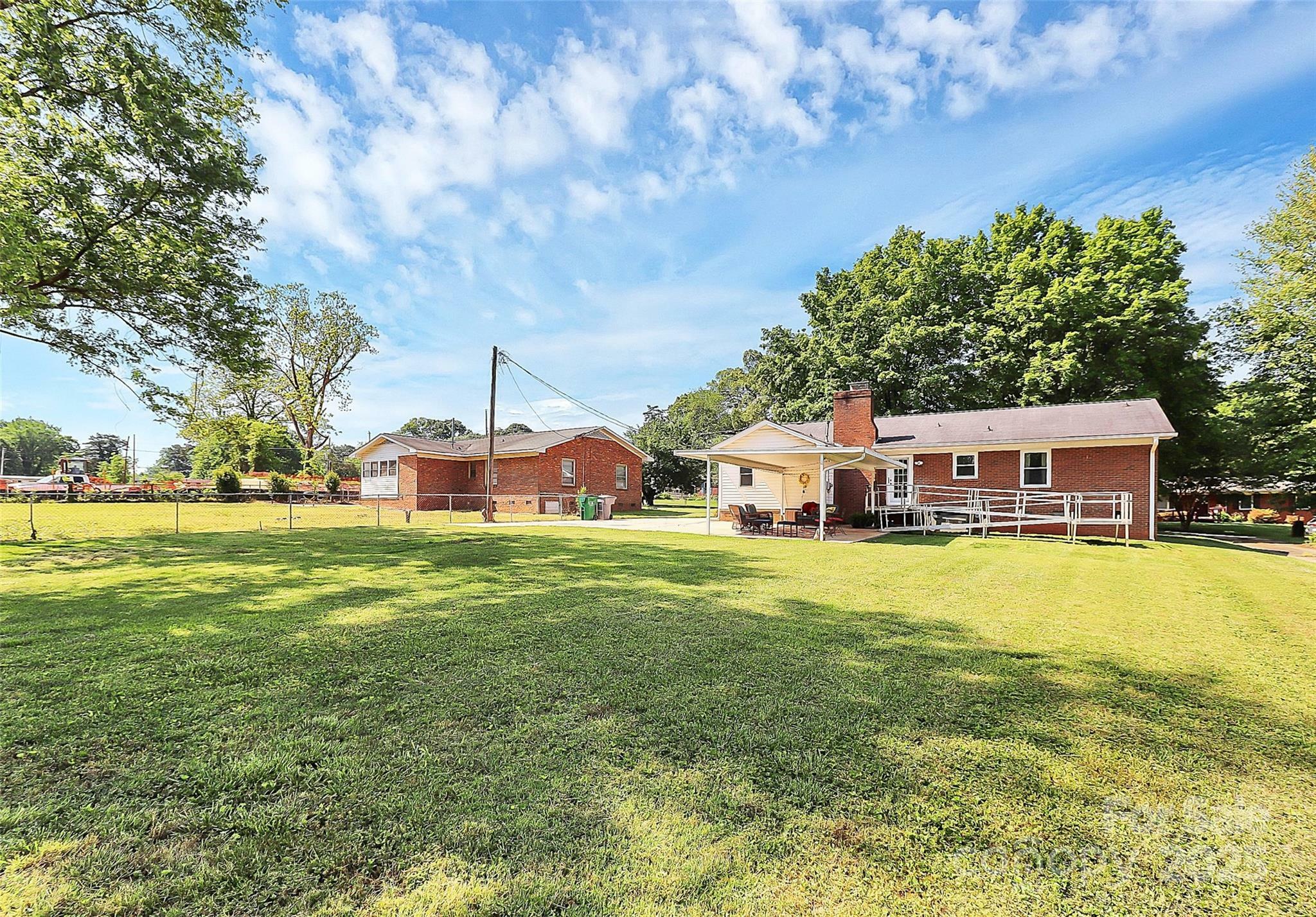 Property Photo: 704 Kingman Drive NC 28217