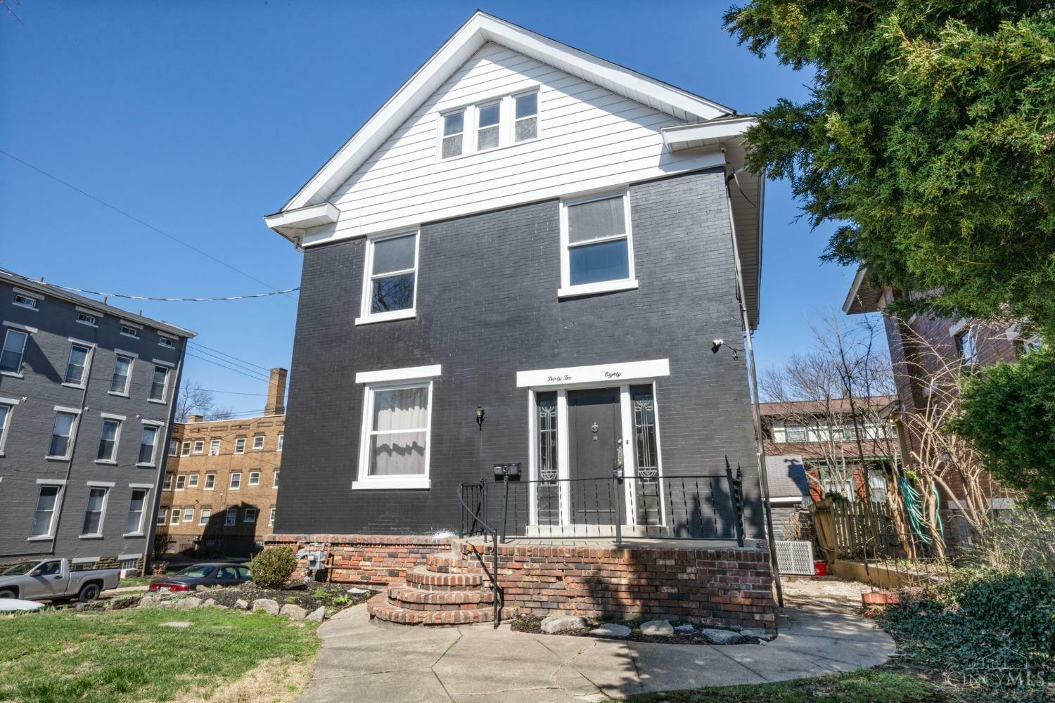Property Photo: 3280 Jefferson Ave OH 45220