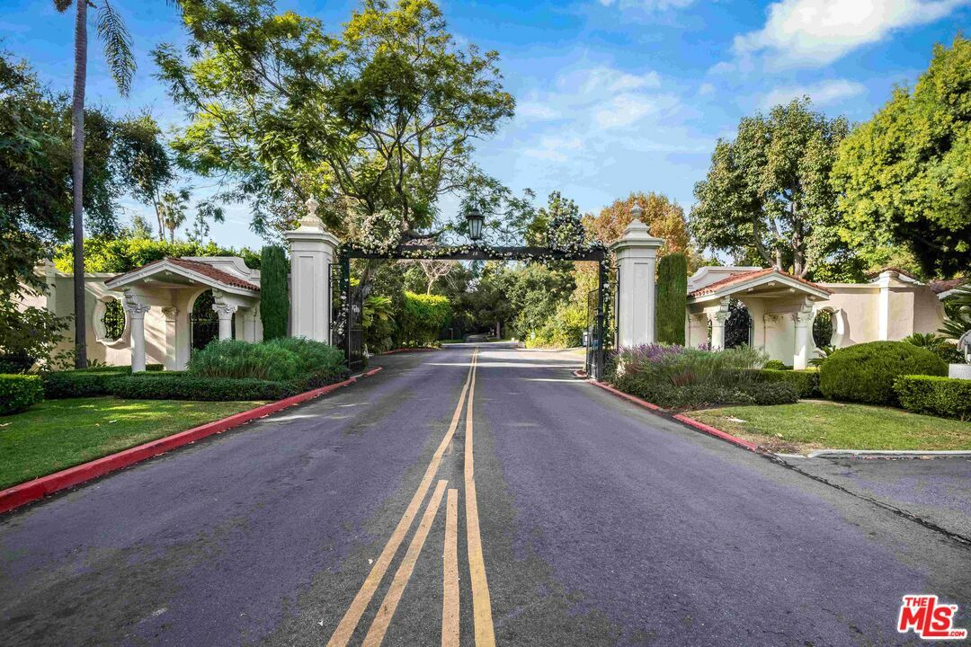 Property Photo: 101 Bel Air Rd CA 90077