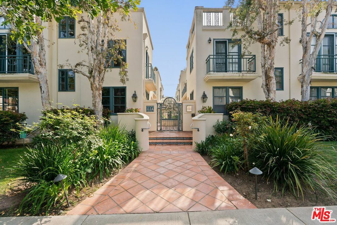 Property Photo: 1114 Princeton St CA 90403