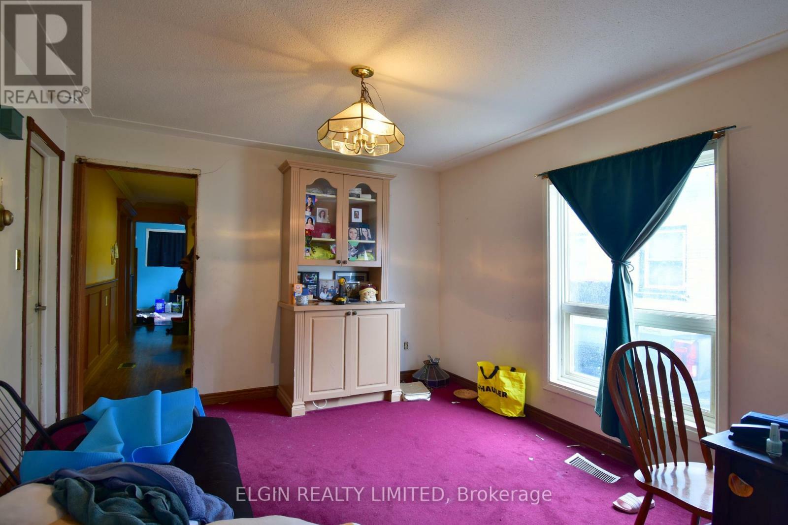 Property Photo: 139 Mamelon Street ON N5Z 1Y2