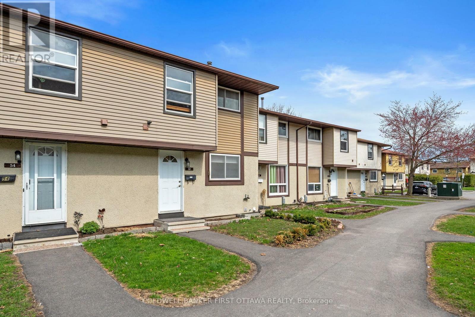 Property Photo: 2570 Southvale Crescent 52 ON K1B 5B7
