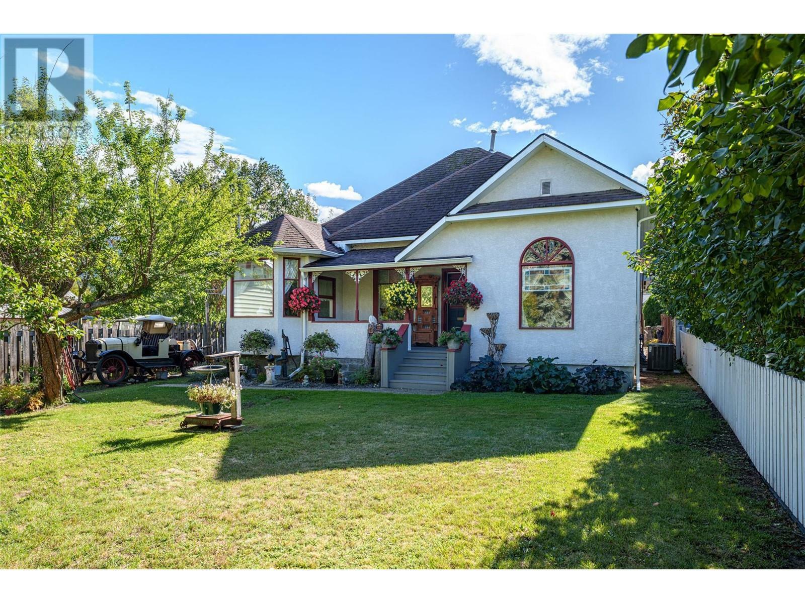 2905 Rosedale Avenue  Armstrong BC V0E 1B1 photo