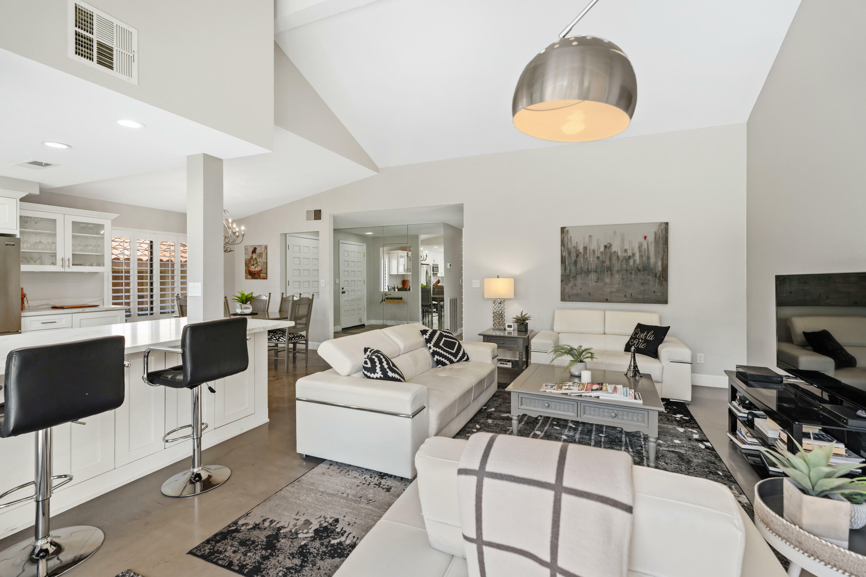 109 Juan Circle  Palm Desert CA 92260 photo