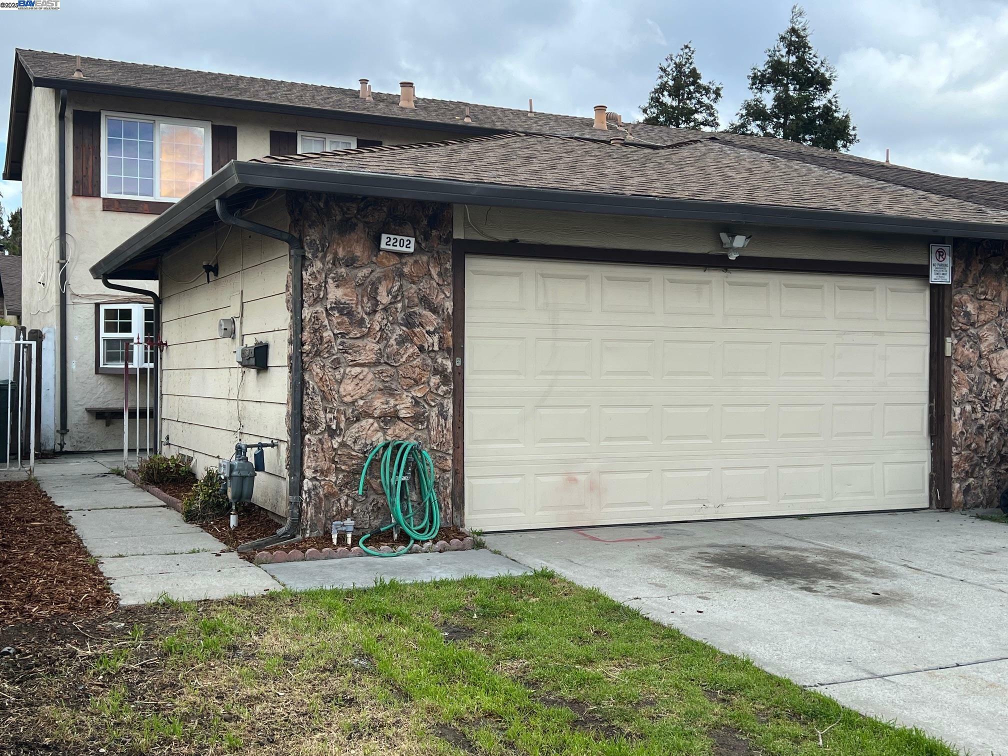 Property Photo: 2202 Banyan Way CA 94509