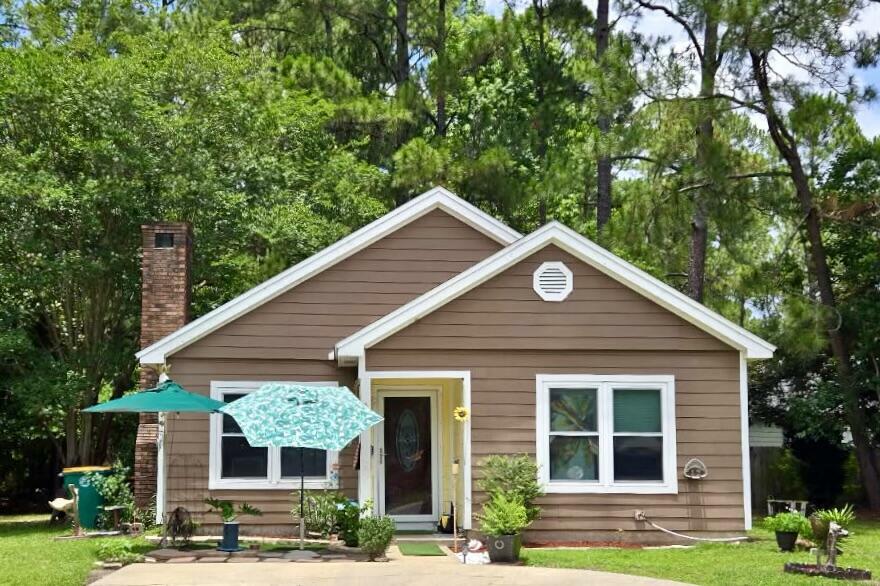 Property Photo: 2623 Windsor Lane FL 32547