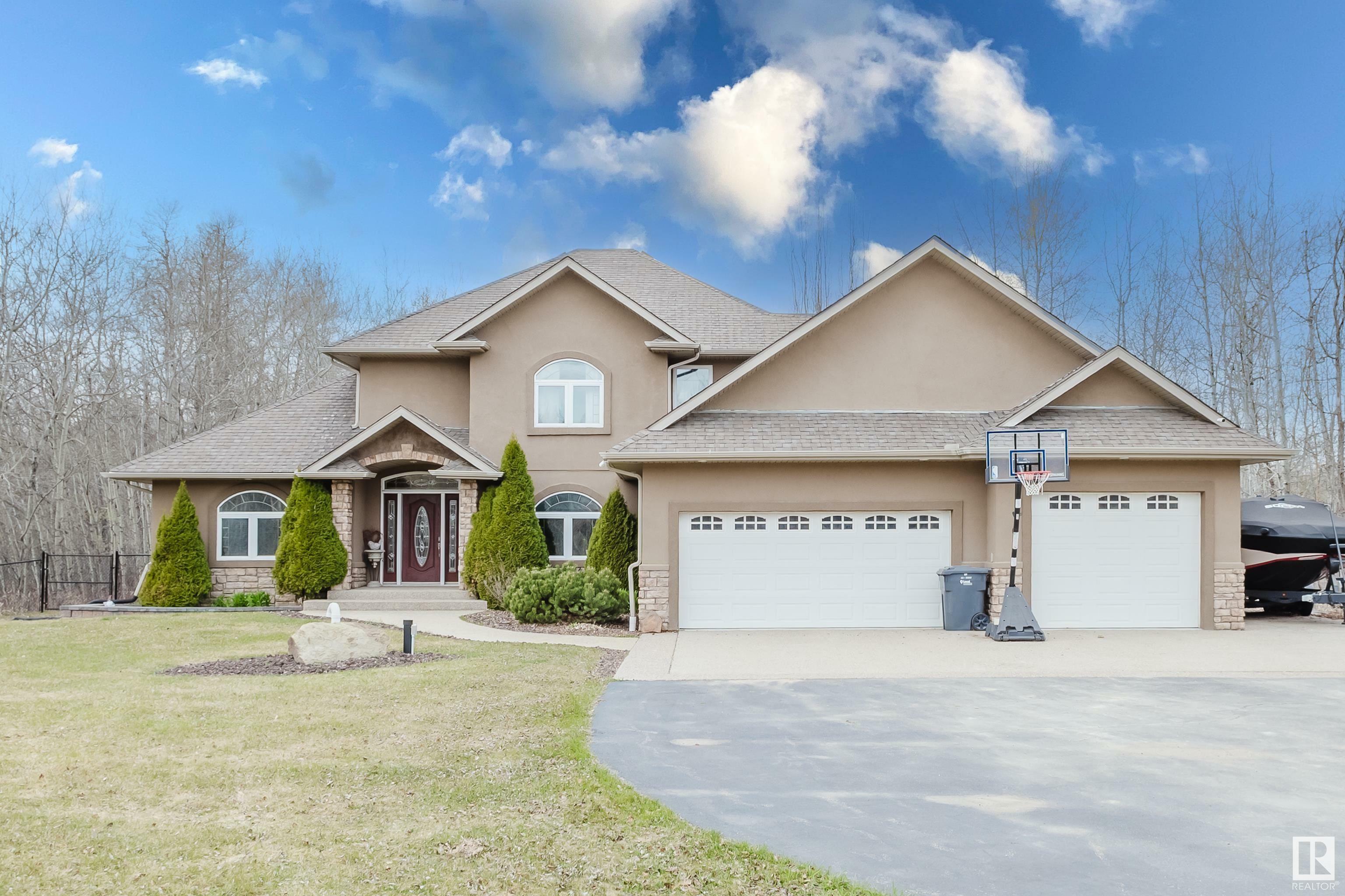 Photo de la propriété:  52 53122 Range Road 14 Road  AB T7Y 2T3 
