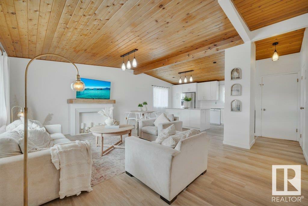 Property Photo: 20 Applewood Road AB T8A 0L3