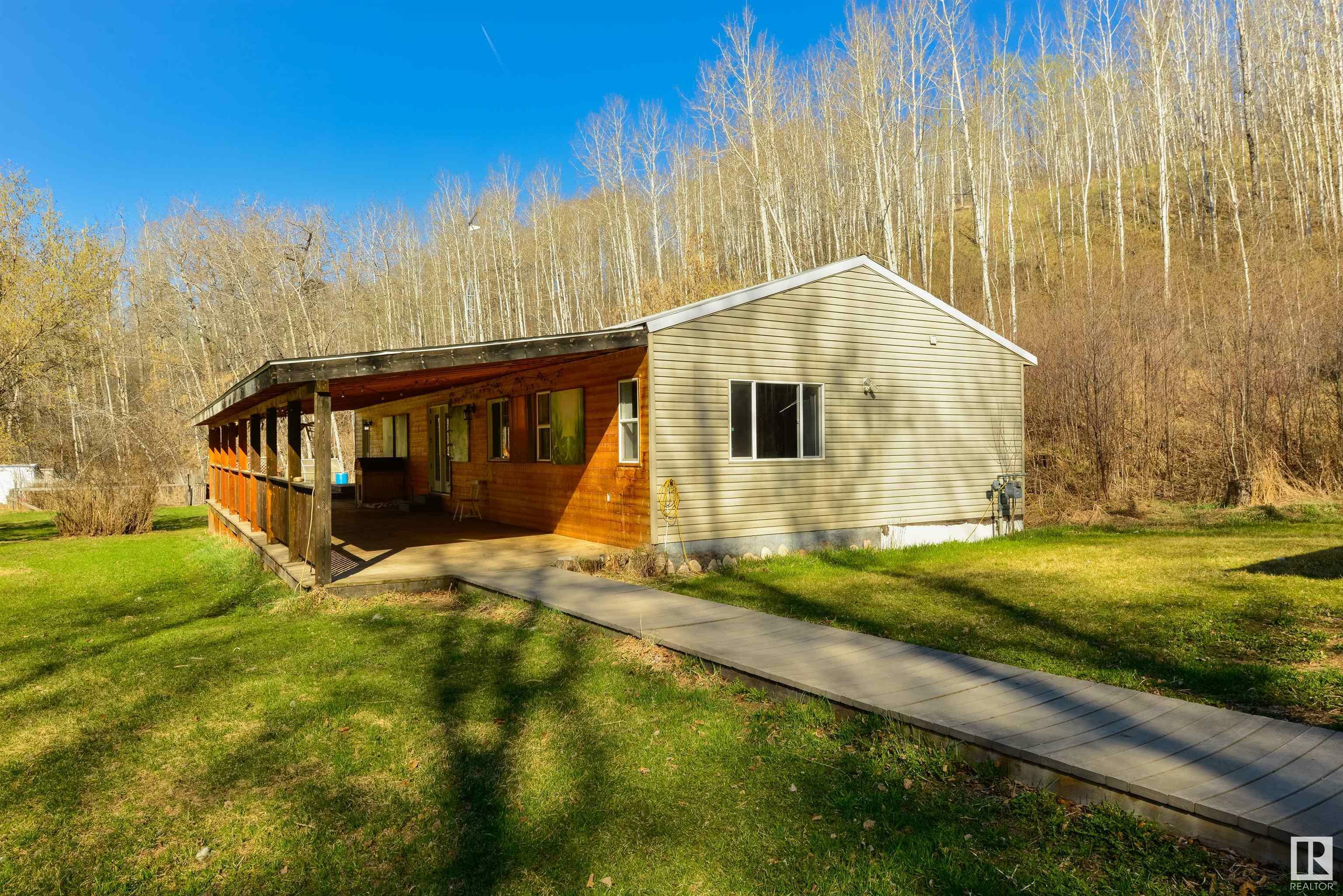 Property Photo: 4302 Burtonsville Road AB T0E 2H0