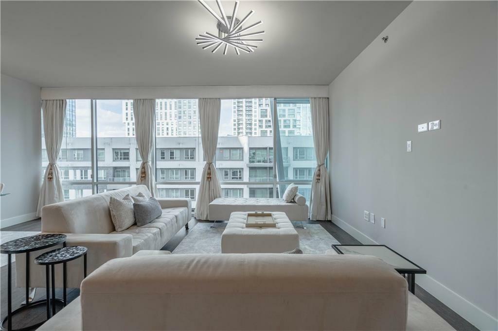 Property Photo: 20 10th Street NW 704 GA 30309