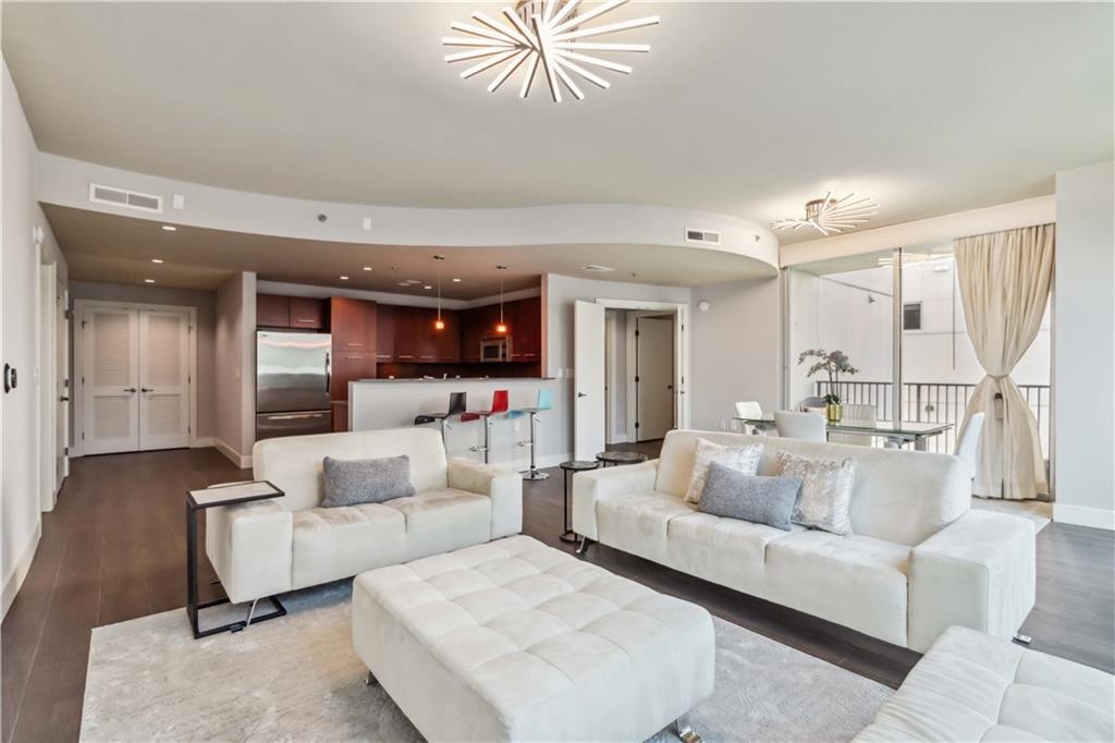 Property Photo: 20 10th Street NW 704 GA 30309
