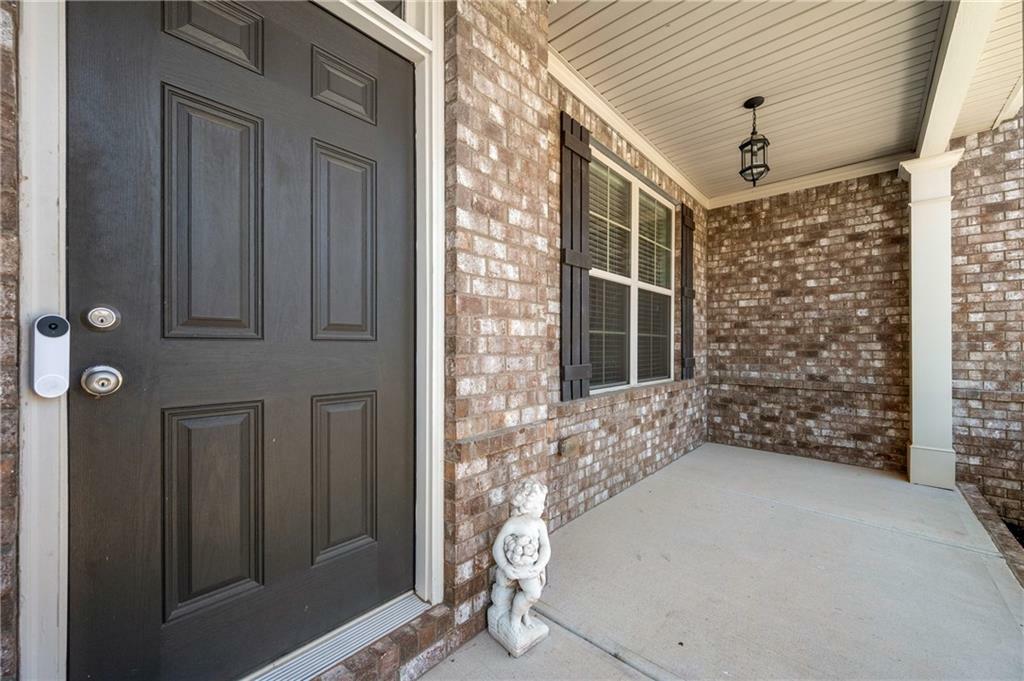Property Photo: 5465 Mirror Lake Drive GA 30028