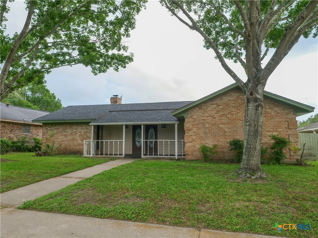 Property Photo: 603 King Arthur Street TX 77904