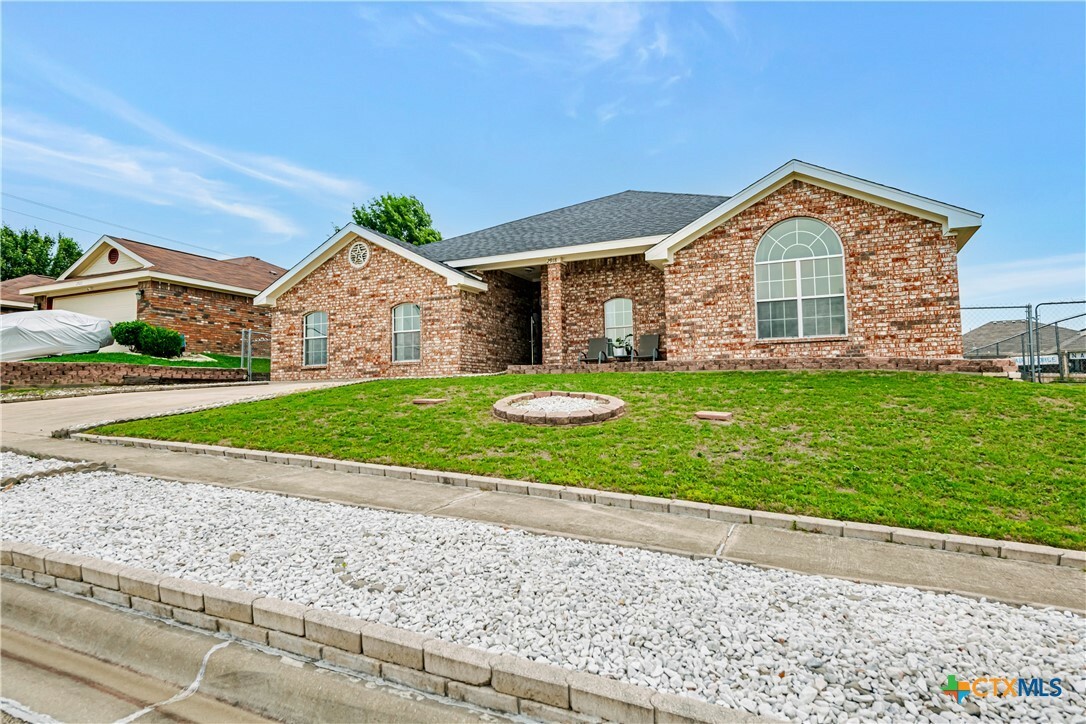 Property Photo: 2918 Lindsey Drive TX 76522