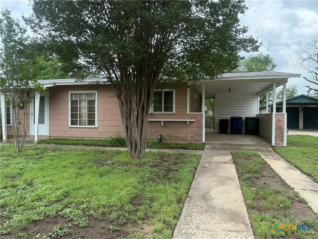 Property Photo: 348 Tomrob Drive TX 78220