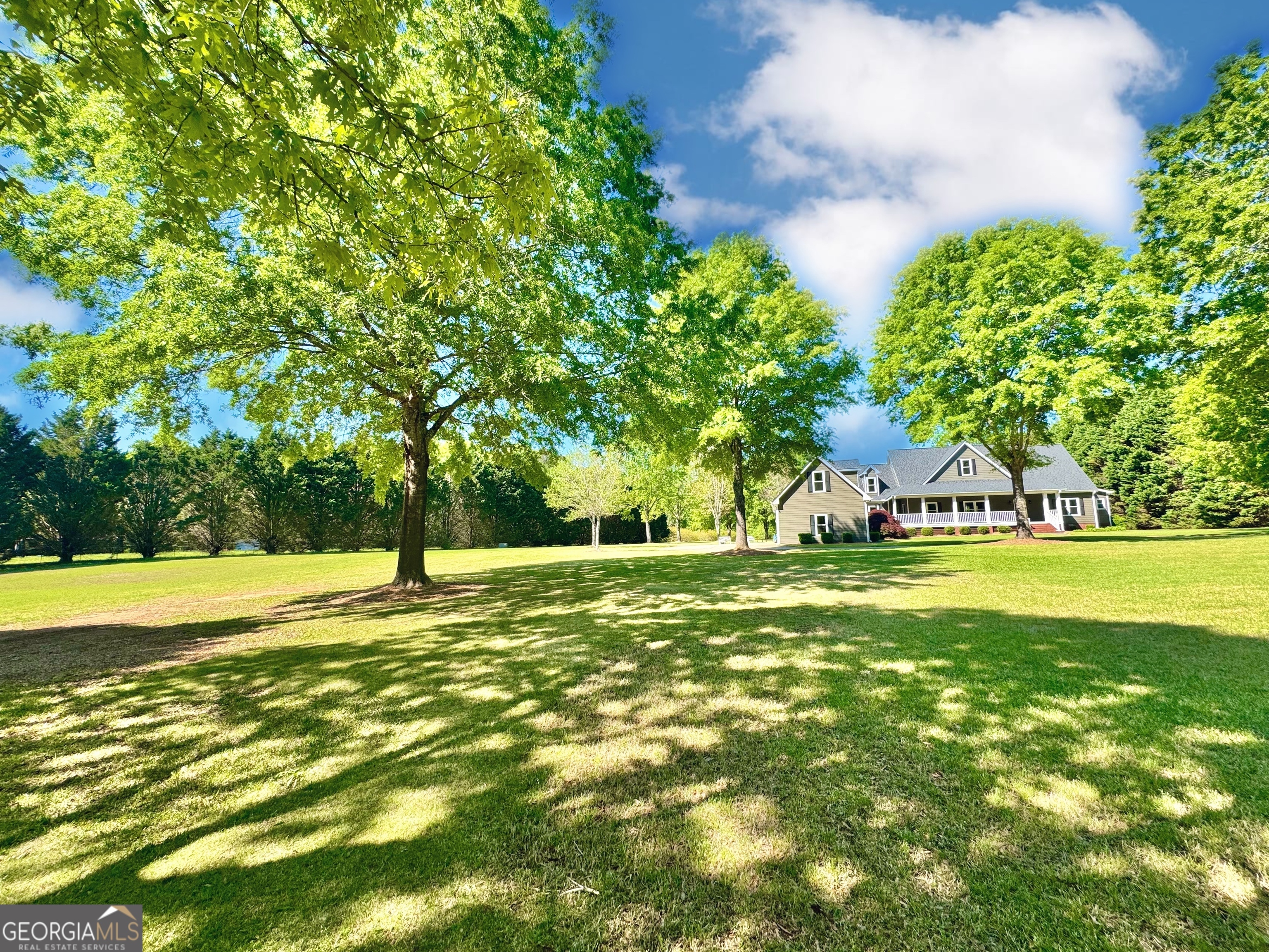 Property Photo: 1040 Rock Creek Road GA 30025