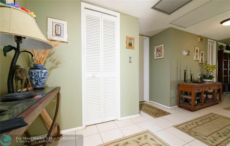 Property Photo: 545 Oaks Ln 310 FL 33069