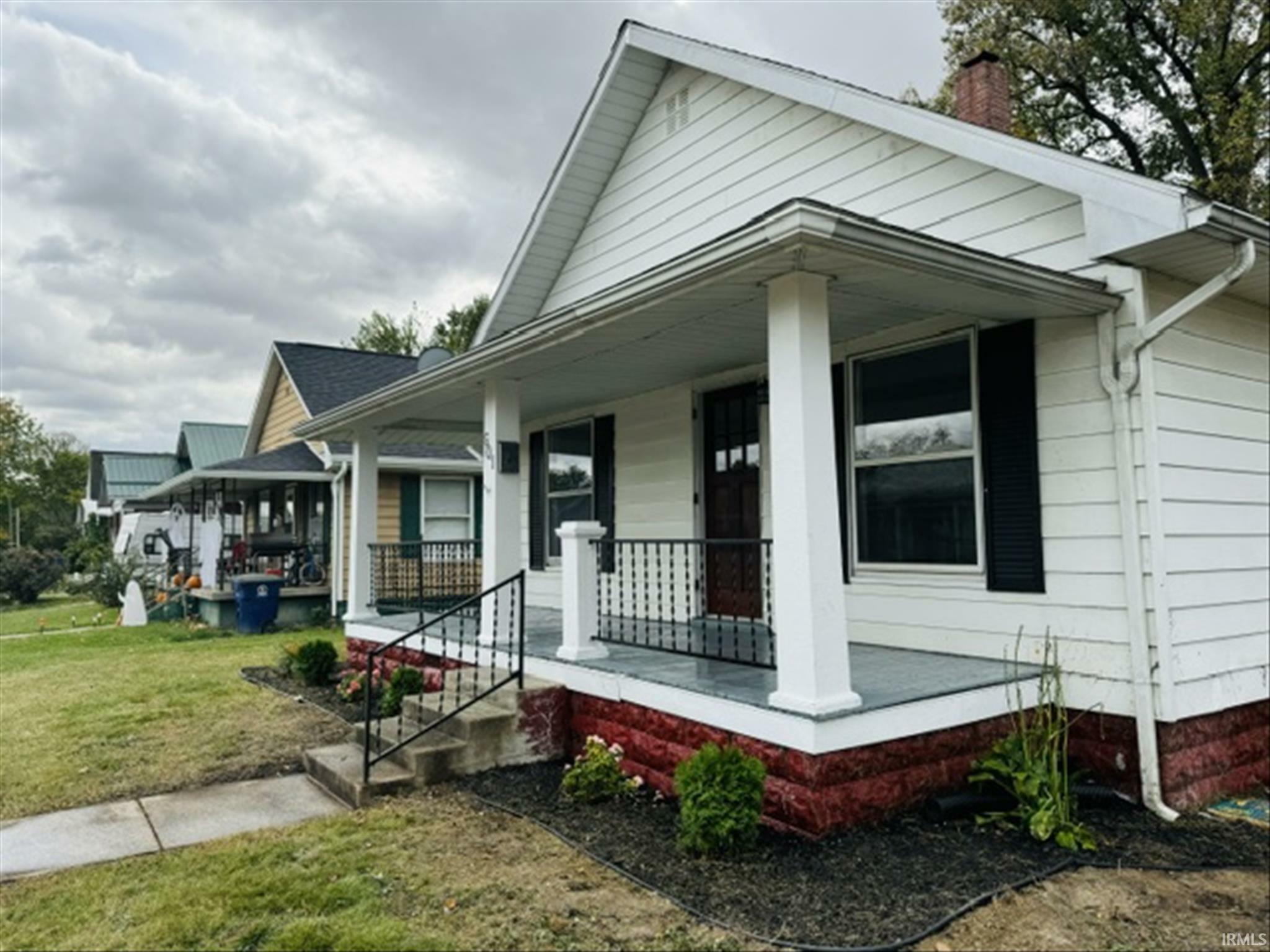 Property Photo: 601 S Prince Street IN 47670