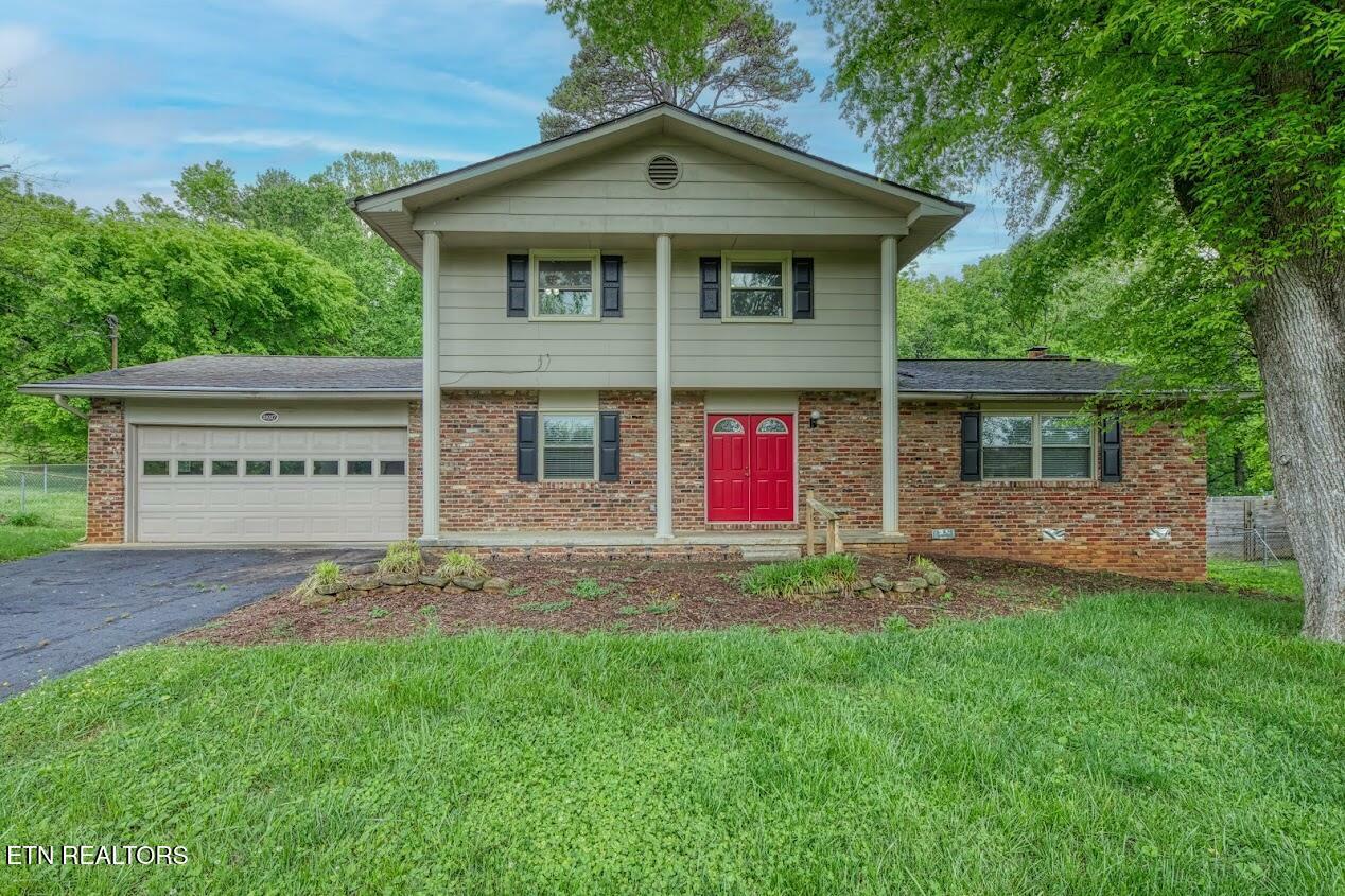 Property Photo: 11917 Midhurst Drive TN 37934