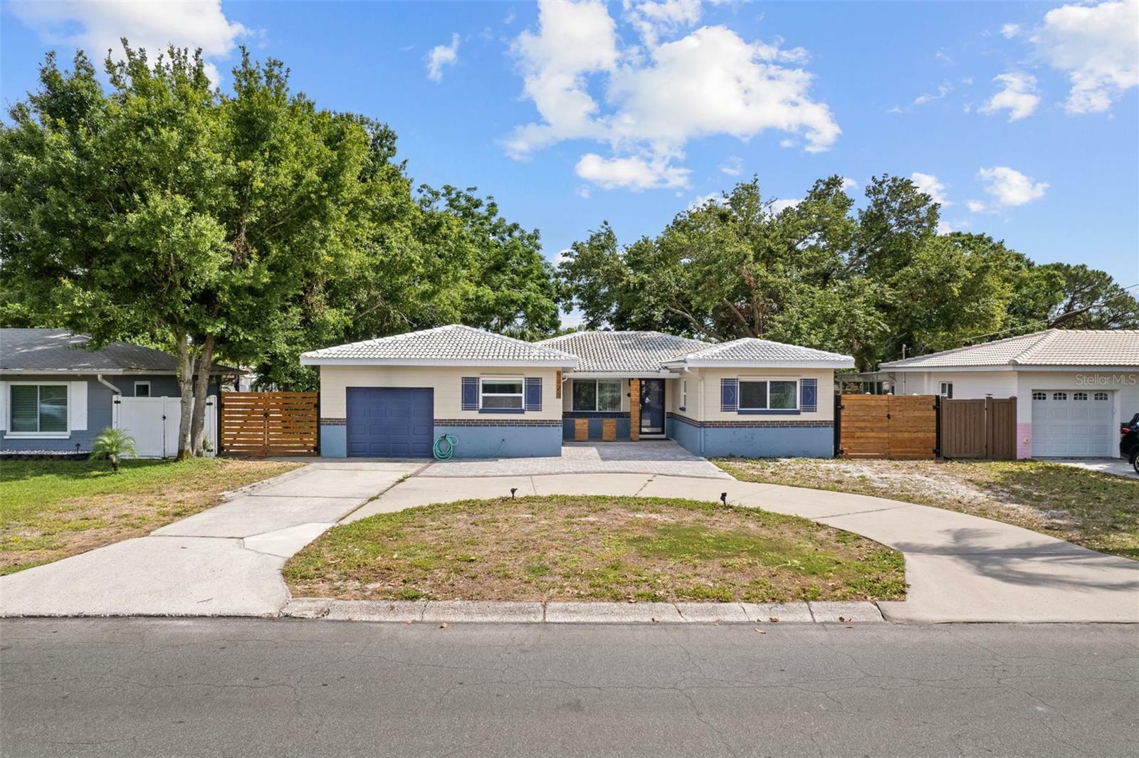 Property Photo: 5826 20th Avenue S FL 33707