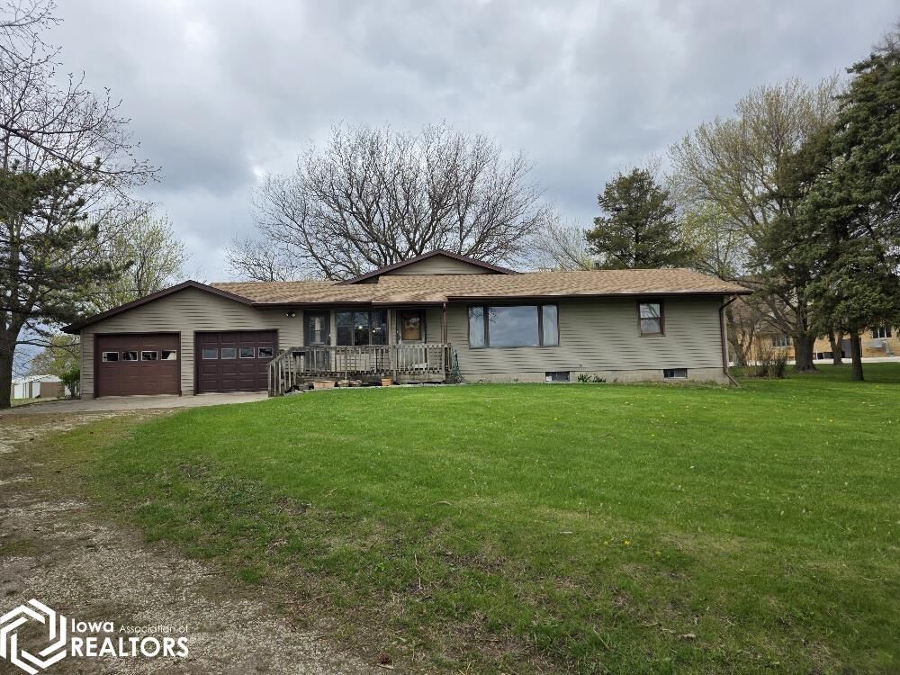 Property Photo:  704 Lake Street  IA 50034 