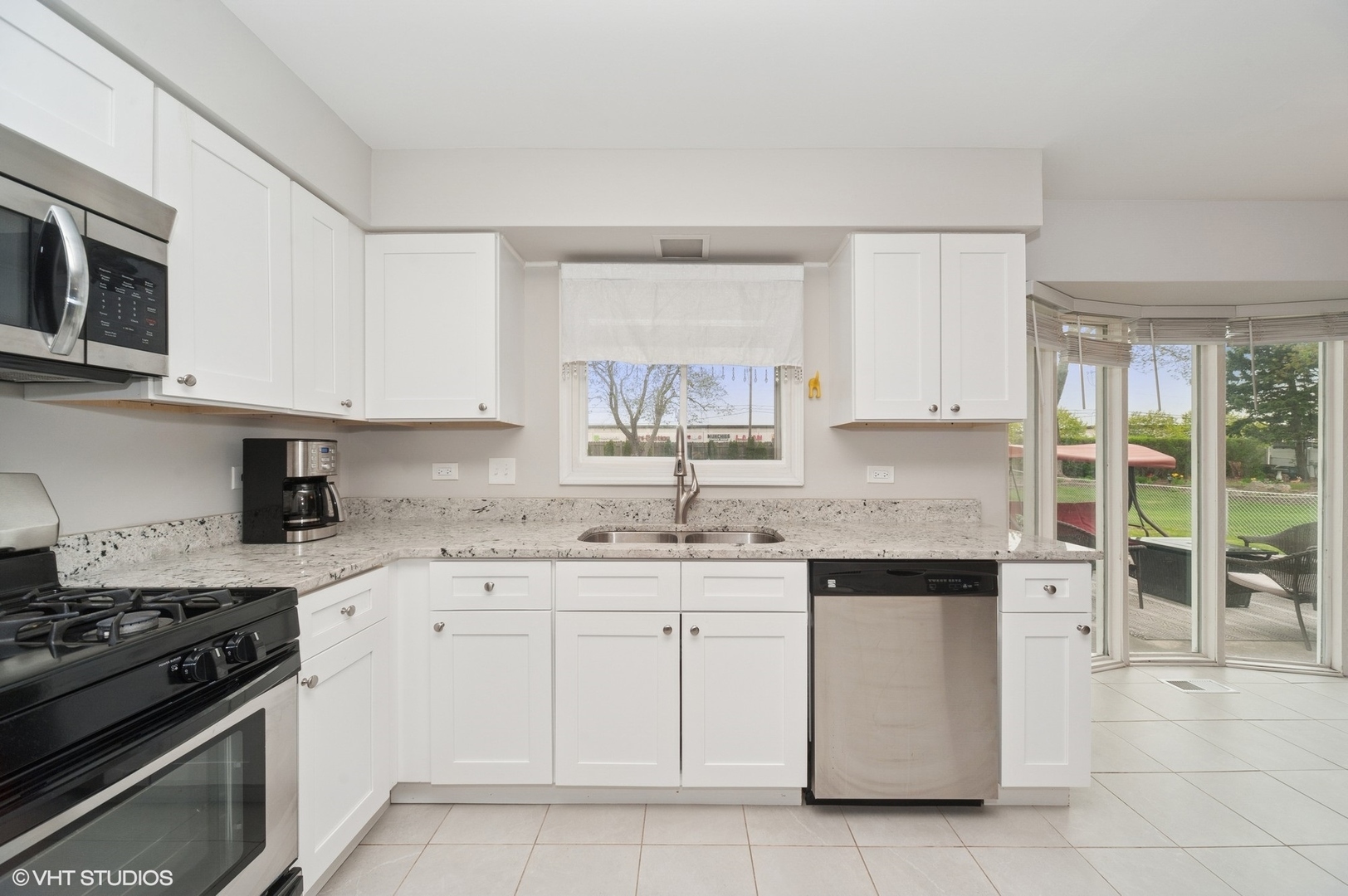 Property Photo: 1630 S Princeton Avenue IL 60005