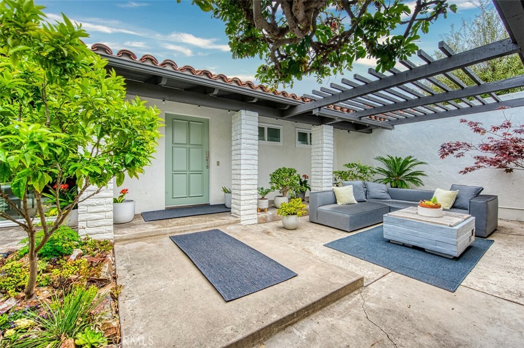 Property Photo: 507 Avenida Campana CA 92660