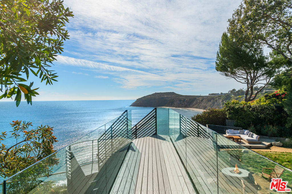 28936 Cliffside Drive  Malibu CA 90265 photo