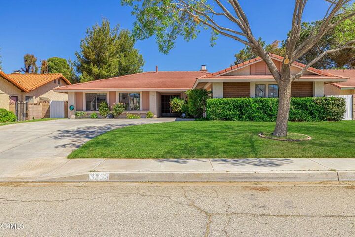Property Photo: 3853 Avenue K6 CA 93536