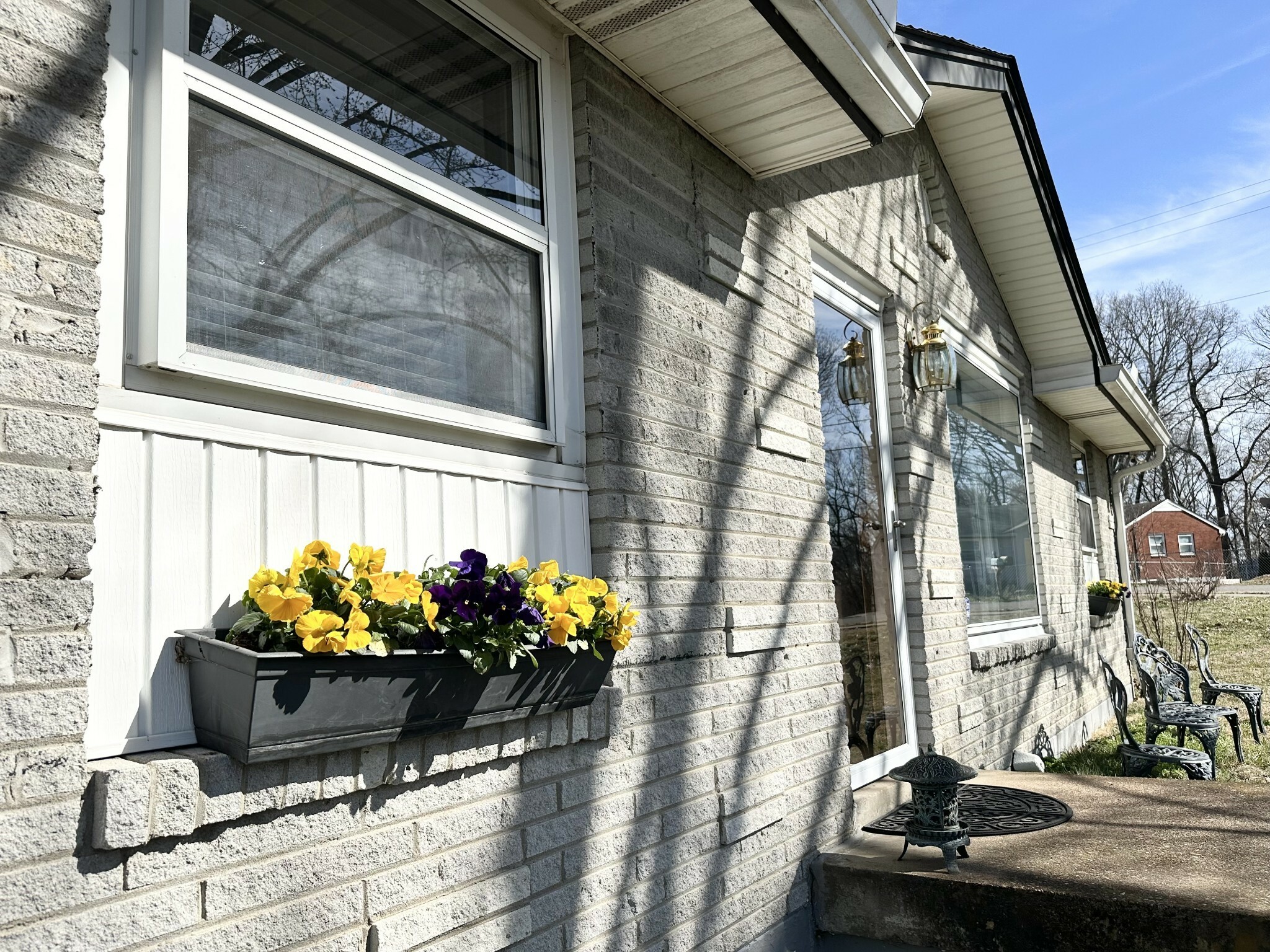 Property Photo: 208 Willow Ct TN 37211