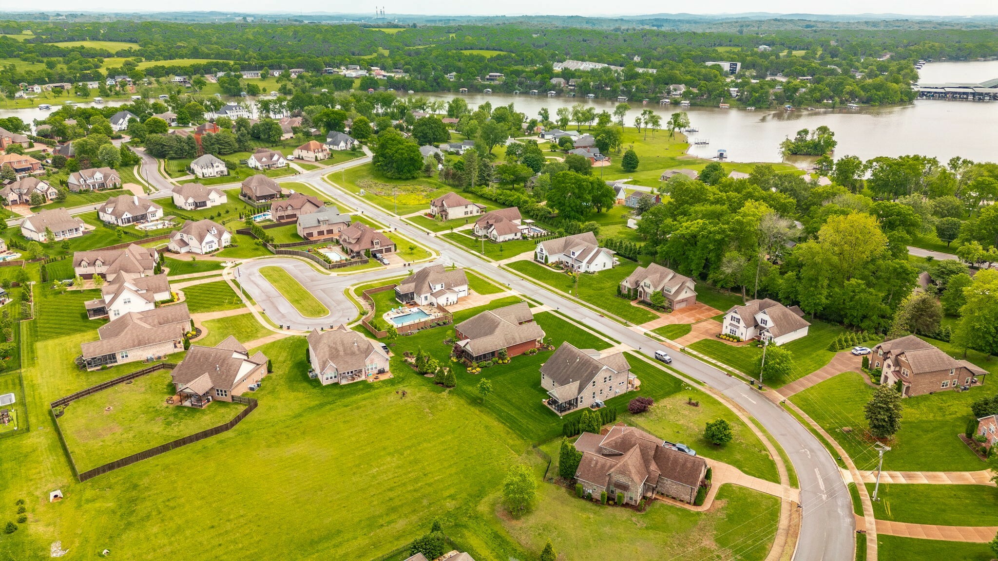 Property Photo:  1092 Summerstar Cir  TN 37066 