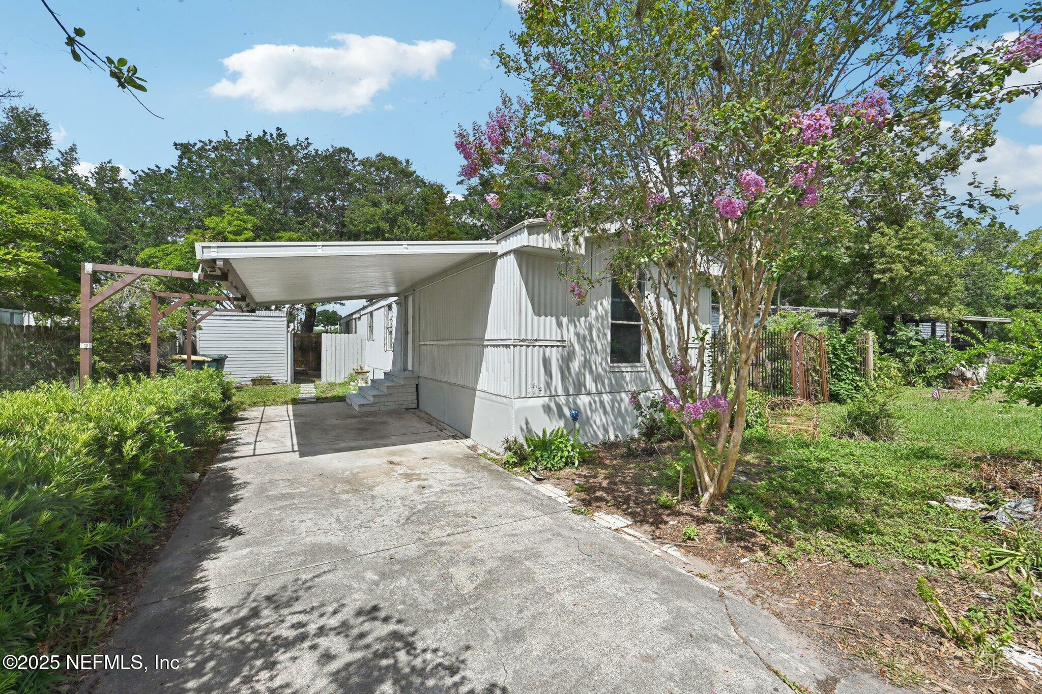 Property Photo: 10902 Starwood Drive FL 32256