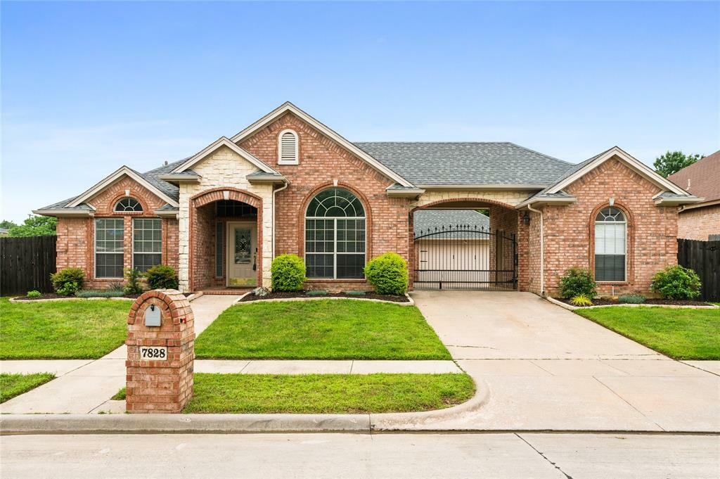 Property Photo: 7828 Vineyard Court TX 76182