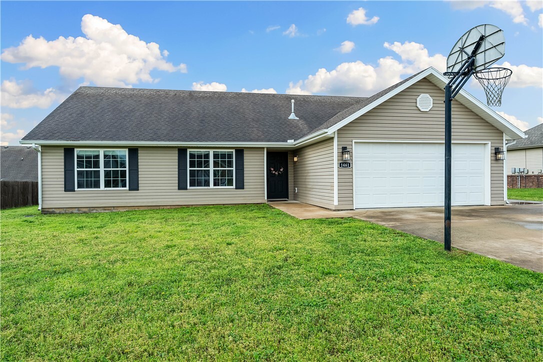 Property Photo:  1461 General Parson Drive  AR 72753 