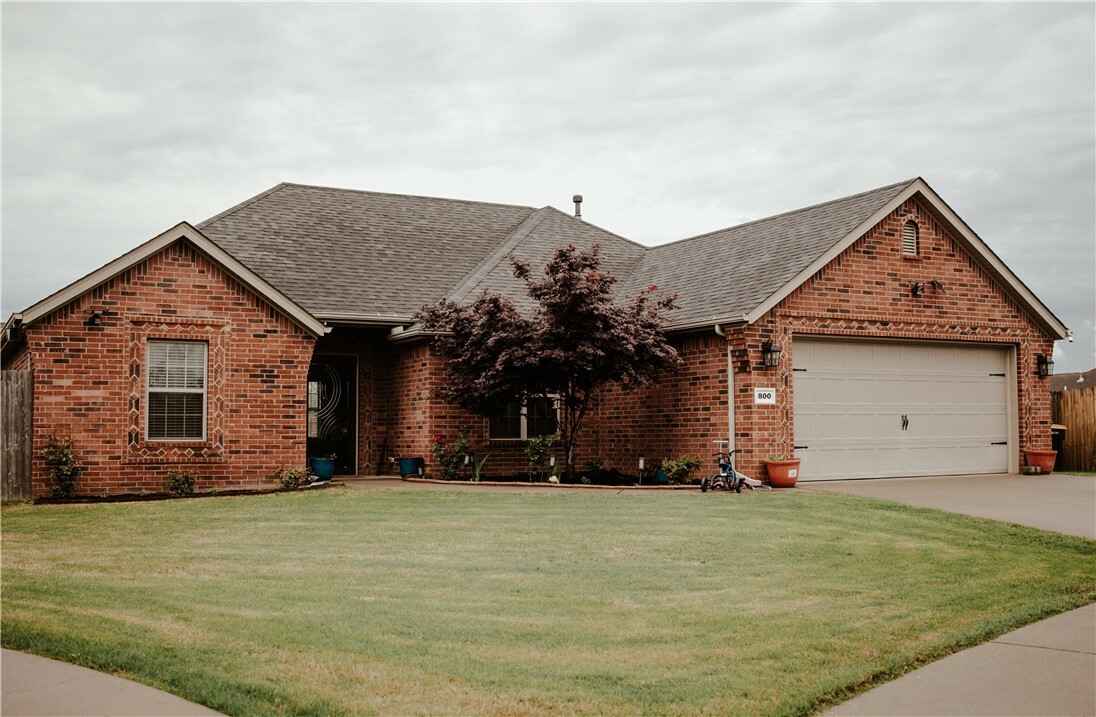 Property Photo: 800 E Marietta Court AR 72758